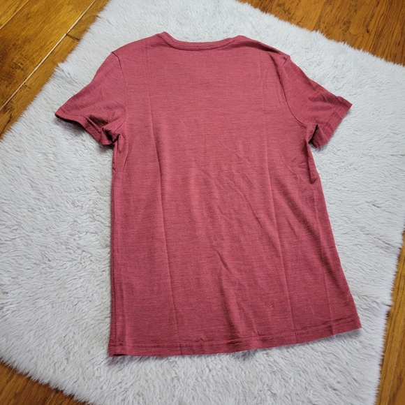 Unbound Merino Shirt Short Sleeve Men's Small 100% Merino Wool Baselayer Red - Picture 2 of 8